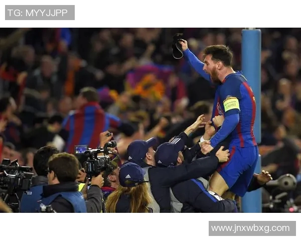 足球明星转身瞬间的精彩瞬间图集展现他们的魅力与风采